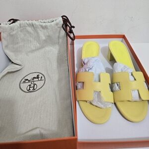 Hermès Oasis Sandal in Jaune Citron (Yellow) Epsom Calfskin, NEW (Size 38)